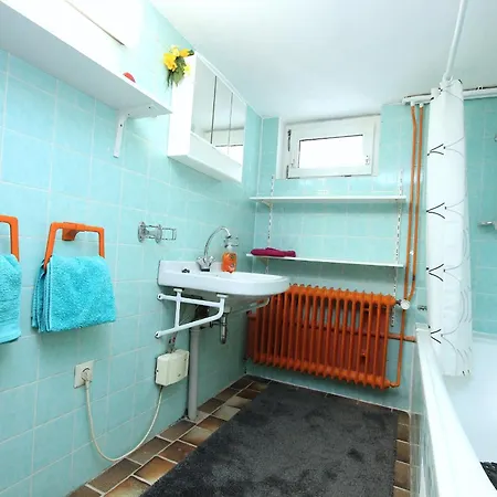 Private Souterrain Apartment